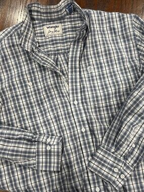 Wrangler George Strait Men's Navy and White Plaid Button-Down Shirt